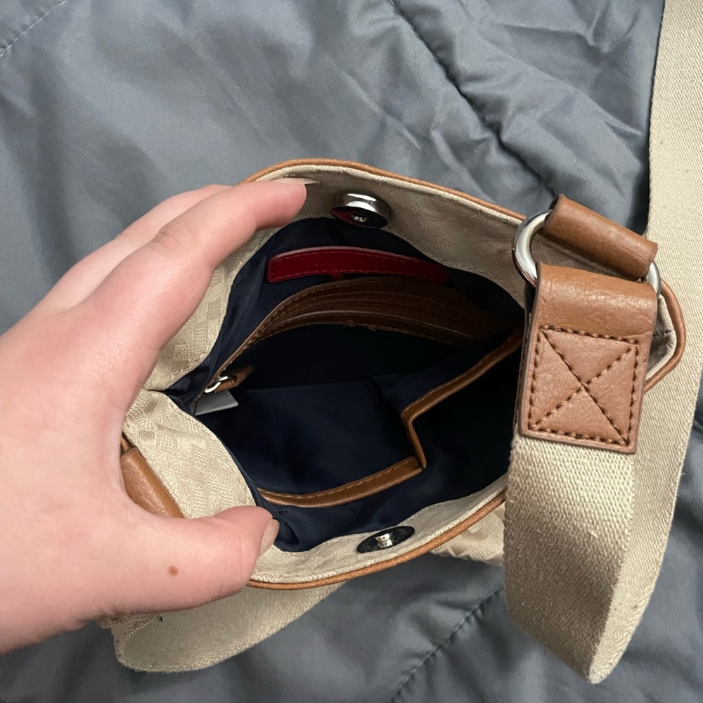 Tommy Hilfiger Beige Crossbody Bag - Picture 4 of 5